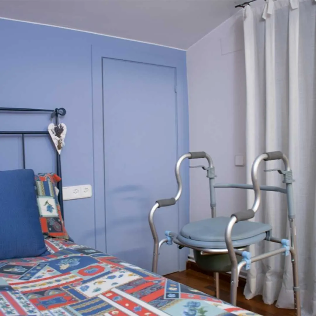 Silla con WC y Andador 2 en 1