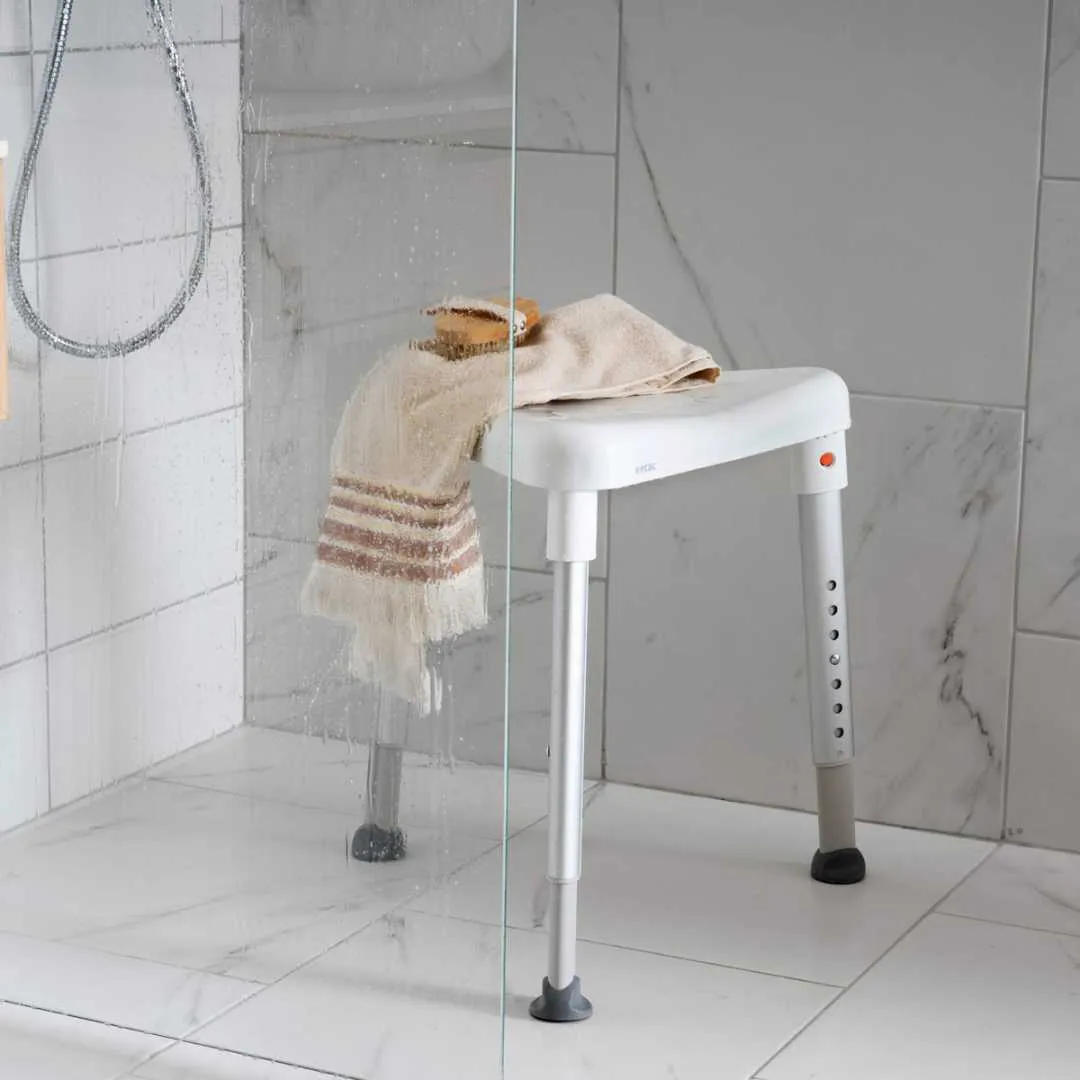 Taburete de Esquina EDGE ETAC