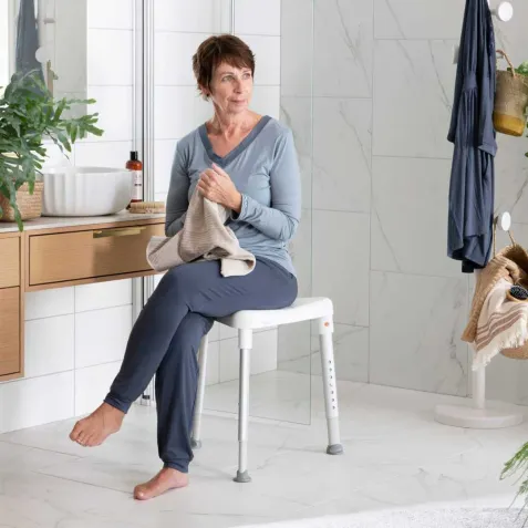 Taburete de Esquina EDGE ETAC 2