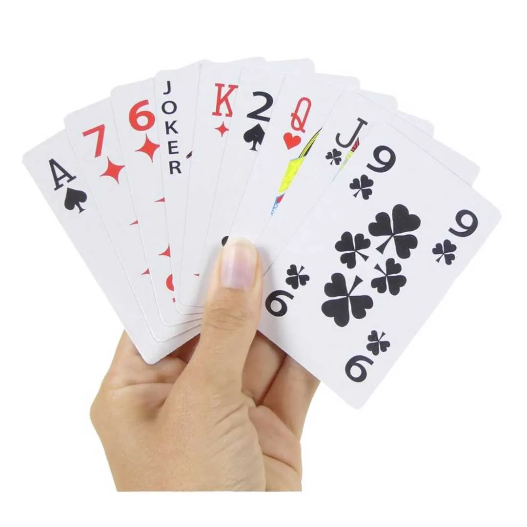 Juego de Cartas con Letras Grandes